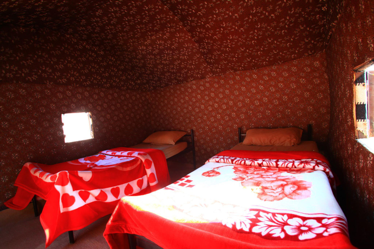 Bedroom 2, Rum Stars Camp Hotel, Quaira