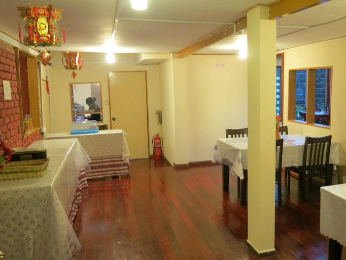 Public Area, Mile 36 Lodge, Ranau