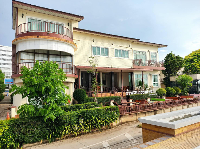 Others 3, Baansabairimkhong, Vientiane
