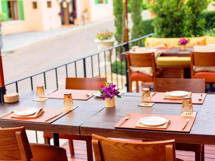 Food & Drinks 2, Town Square Suite by Toscana Valley, Pak Chong