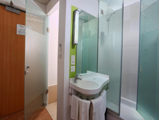 Bathroom, Hotel Caspia Pro Greater Noida, Gautam Buddha Nagar