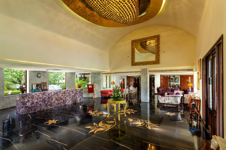 Food & Drinks 5, ATRIO Hotel by Devam, West