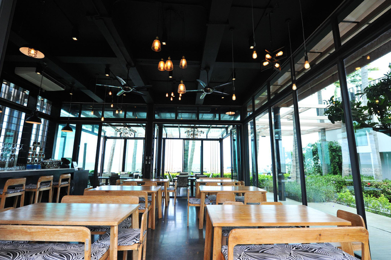 Food & Drinks 4, Eco Moment Beach Resort, Ban Laem