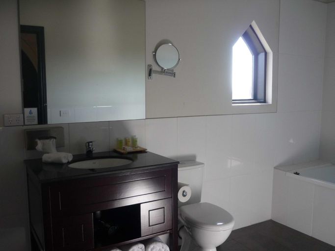Bathroom 3, Kryal Castle, Moorabool - West
