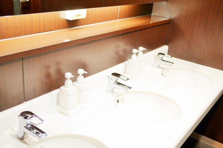 Bathroom 4, Hiroshima Peace Hotel, Hiroshima