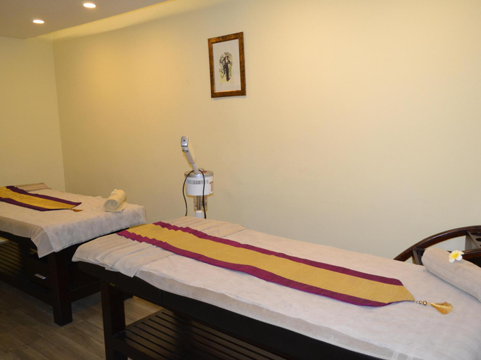 Bedroom, Hotel Sobti Continental, Udham Singh Nagar