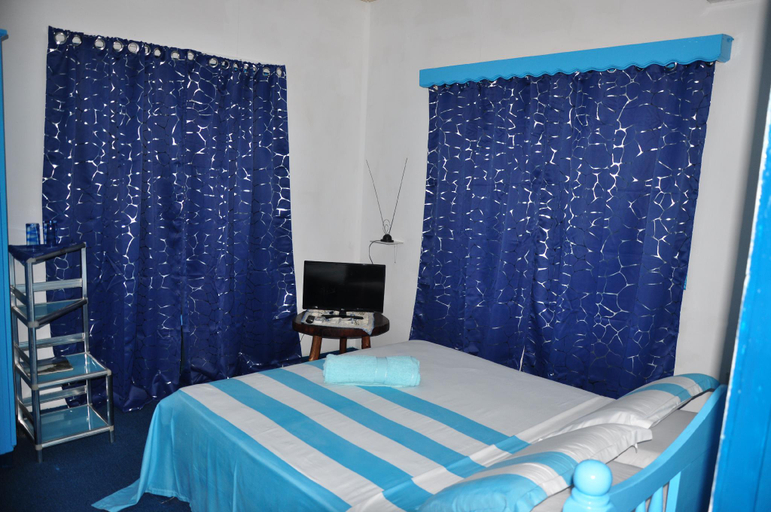 Bedroom 3, Le Chateau Bleu Hotel