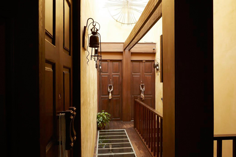 Exterior & Views 8