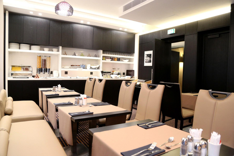 Food & Drinks 5, Hotel Elysees Paris, Paris