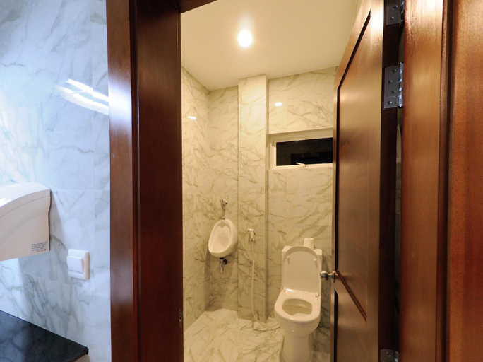 Bathroom 2, Antares Dhangethi and Spa