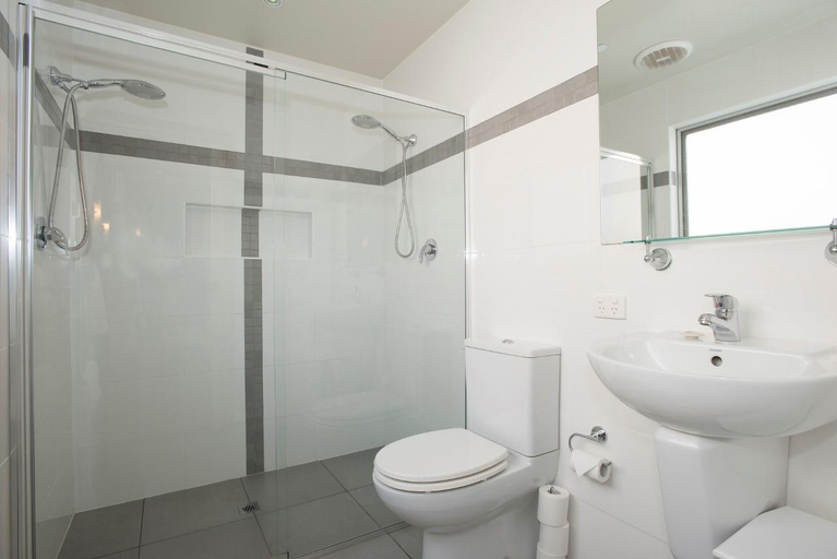 Bathroom 4, Barossa Valley Apartments, Barossa - Tanunda