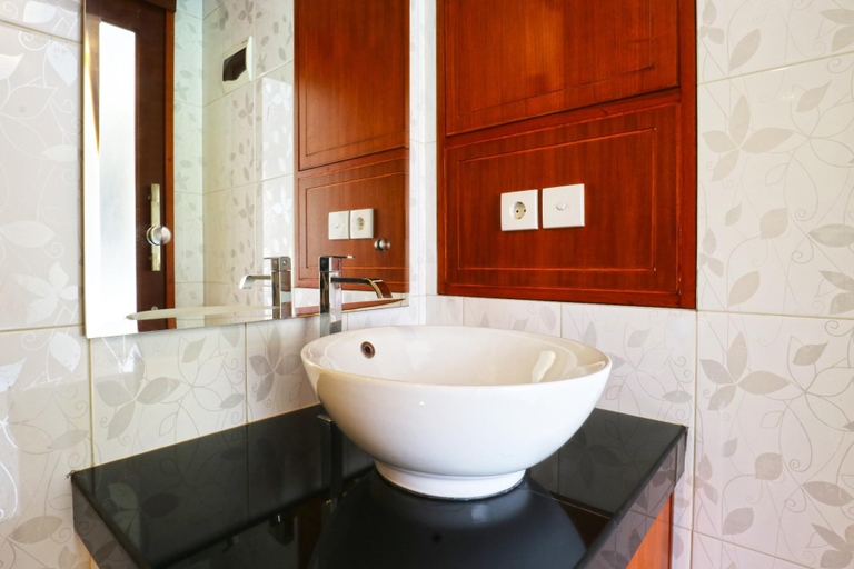 Bathroom 4, Gempita House Legian Bali, Badung