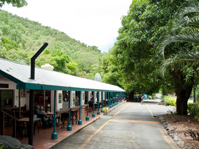 Food & Drinks 5, Ellis Beach Oceanfront Holiday Park, Cairns