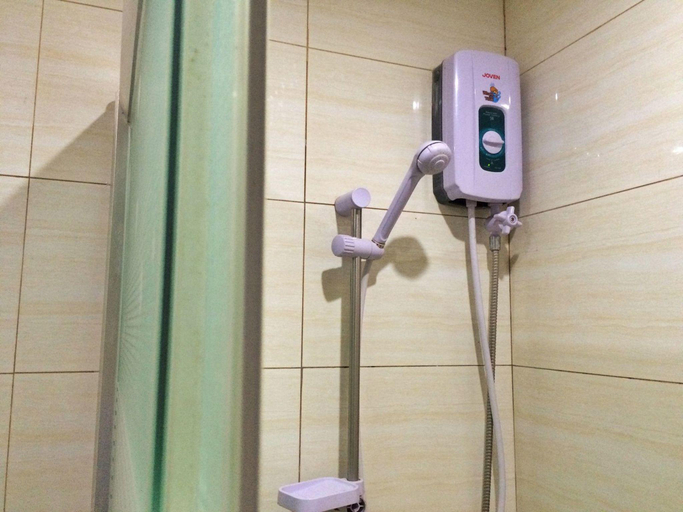 Bathroom 4, Cindy Kelly Hotel, Olongapo City