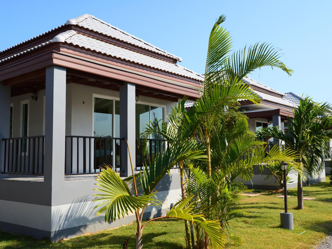 KP Mountain Beach Resort, K. Sam Roi Yot