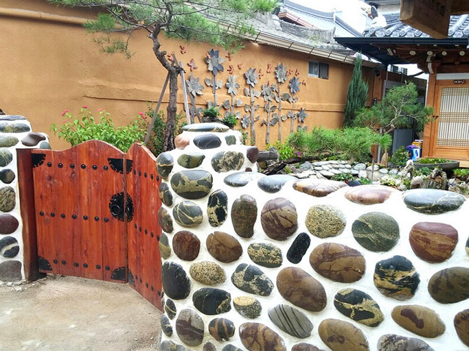 Happiness Full Hanok Guesthouse Jeonju, Jeonju