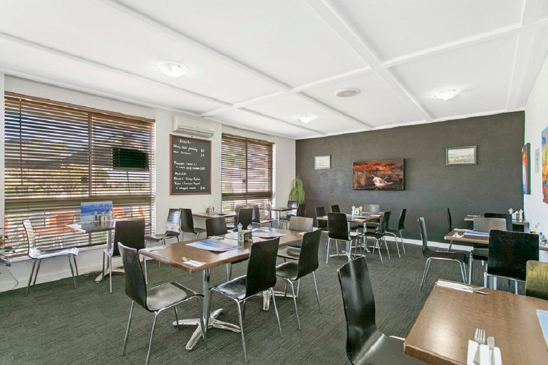 Food & Drinks 4, Ocean Crest Motel, Victor Harbor