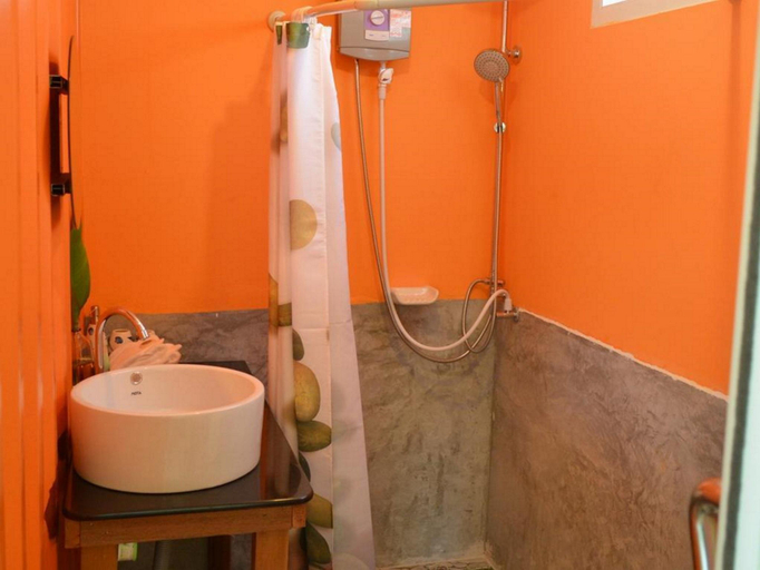 Bathroom 3, Think and Retro Cafe Lipa Noi Hotel, Ko Samui