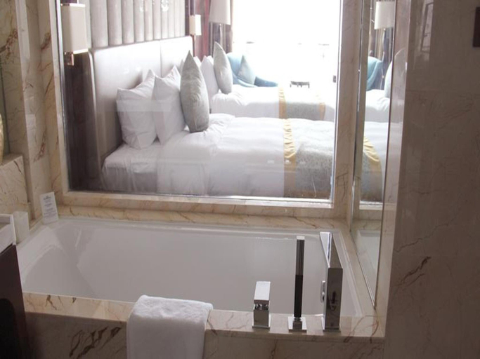 Bathroom 5, Howard Johnson Kangda Plaza Qingdao Hotel, Qingdao