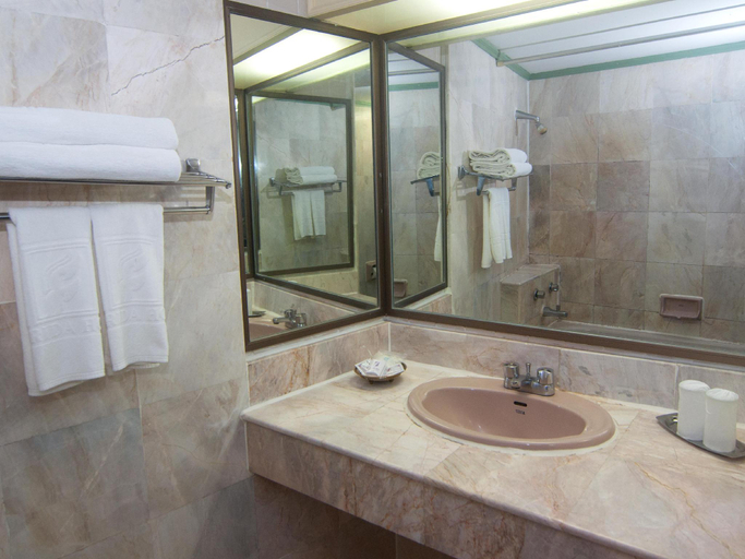 Bathroom 3, Florida Hotel, Hat Yai