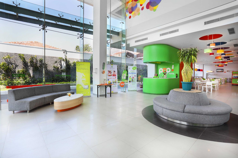 Public Area 2, Pop! Hotel Gubeng Surabaya, Surabaya