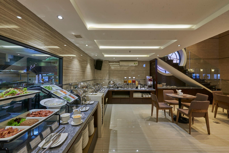 Food & Drinks