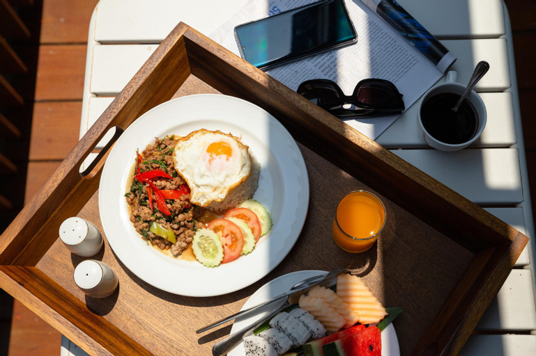 Food & Drinks 6