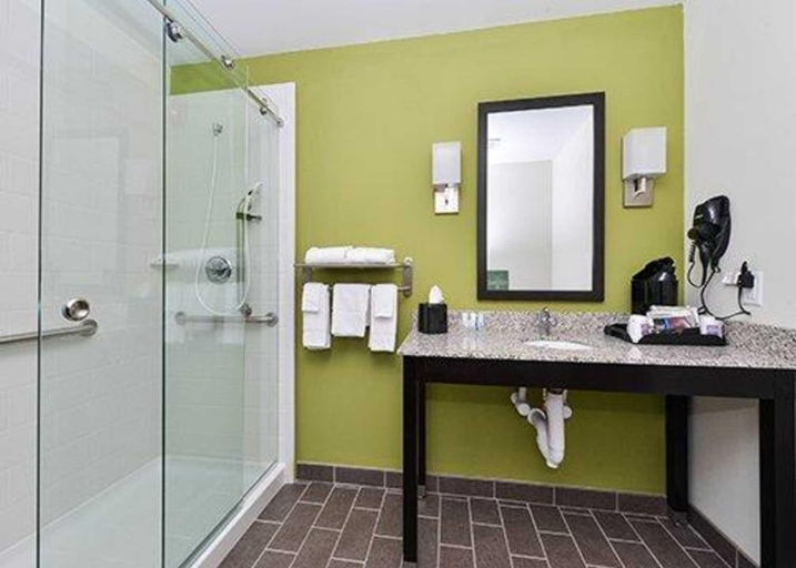 Bathroom 4, Sleep Inn & Suites Gulfport, Harrison