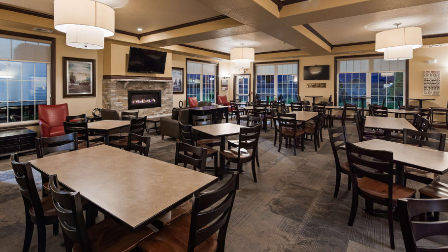 Food & Drinks 3, Best Western Plus Wausau-Rothschild Hotel, Marathon