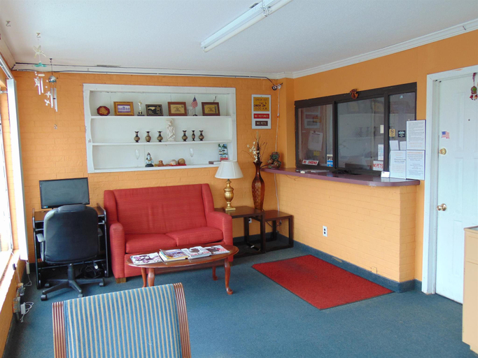 Public Area 3, Budget Inn Roxboro, Person