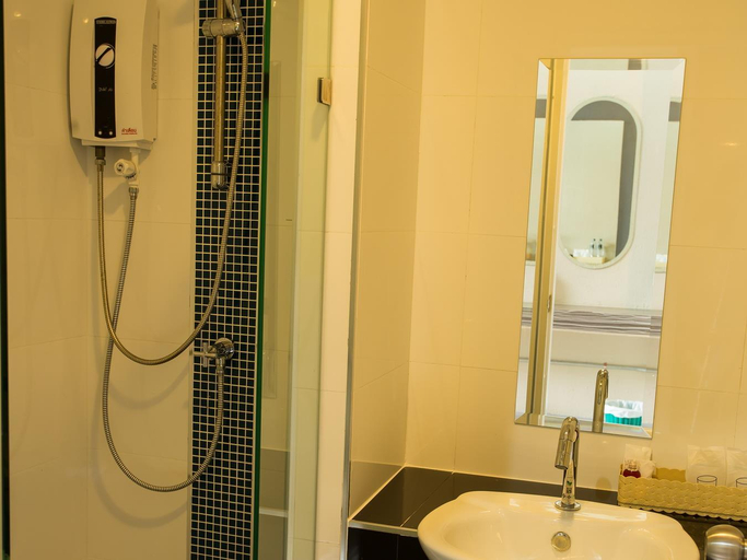 Bathroom 5, Sam Kwan Village, Muang Chon Buri