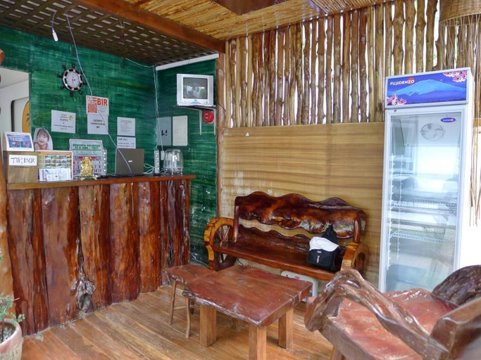 Public Area 2, Joaquinn's Bed & Breakfast, El Nido