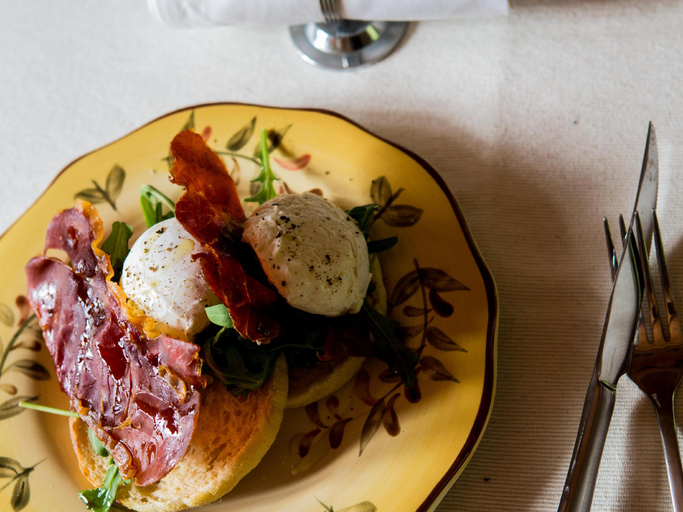 Food & Drinks 5, Buttercup Hill, Yarra Ranges - Central