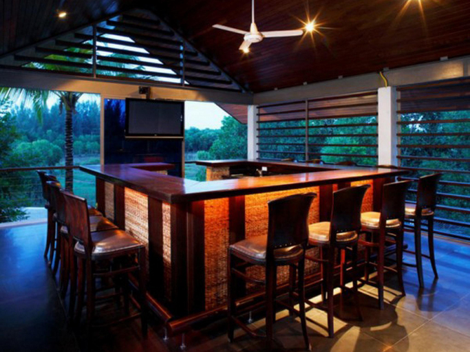 Food & Drinks 3, Casuarina Shores, Phuket Island