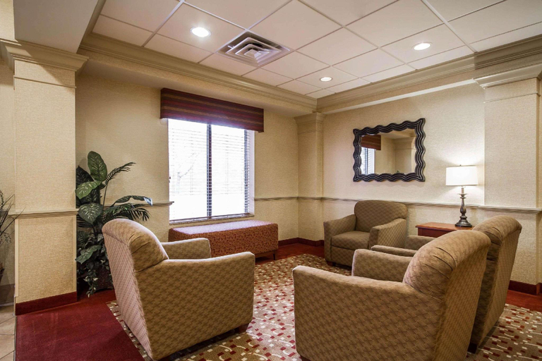Public Area 2, Sleep Inn & Suites Milwaukee Airport, Milwaukee