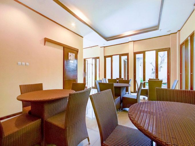 Food & Drinks, OYO 3939 Omahkoe Guest House Syariah, Malang