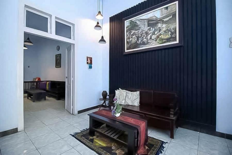 Public Area, RedDoorz near Stasiun Lawang, Malang
