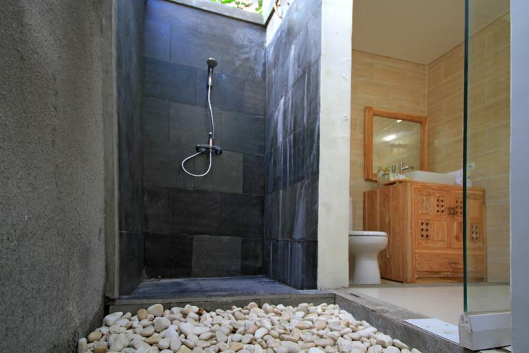 Bathroom 5, Uma De Villa, Denpasar