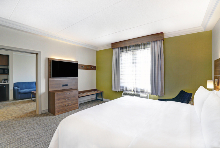 Bedroom 12