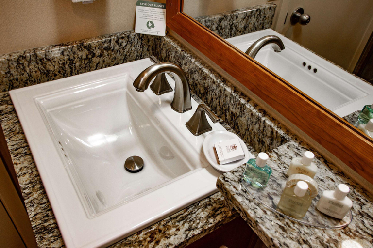 Bathroom 4, Mirabeau Park Hotel, Spokane