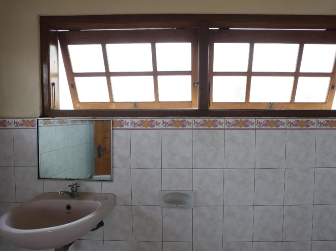 Bathroom 4, Artja Inn 2, Gianyar