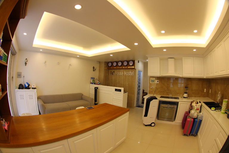 Others 4, Full House Hostel, District 1