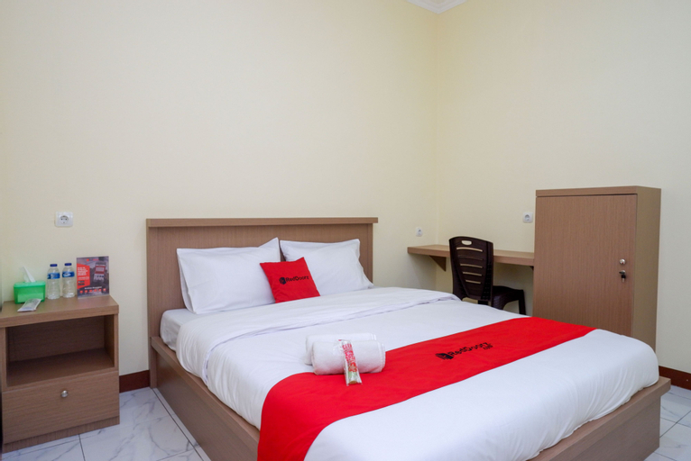 Bedroom 3, RedDoorz near Tugu Muda Semarang, Semarang