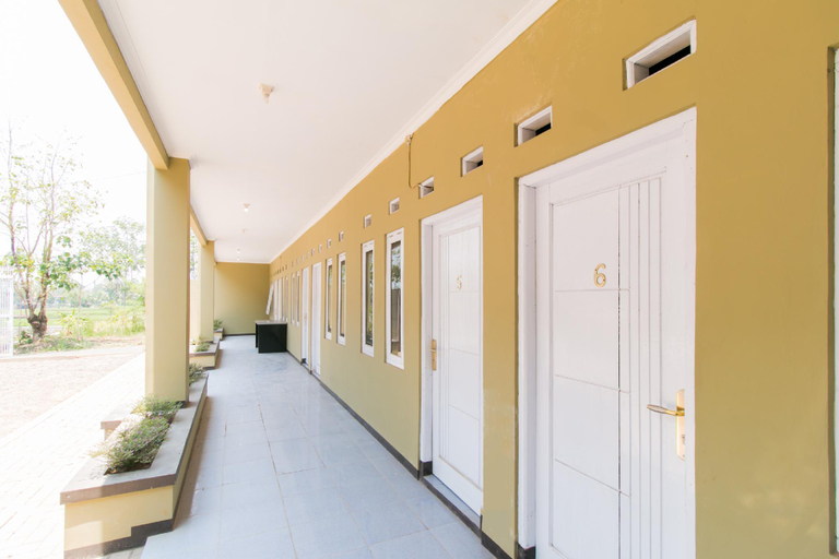 Public Area 2, Hotel O Fakhira Residence, Cianjur