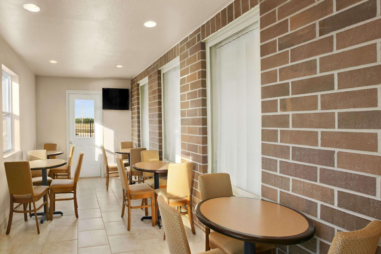 Food & Drinks 5, Jacksonville Inn & Suites, Morgan