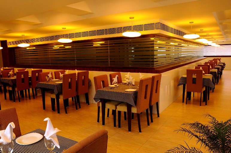 Food & Drinks 5, Holiday Vista Thekkady- Near Periyar Wildlife Sanctuary with sky view pool, Theni