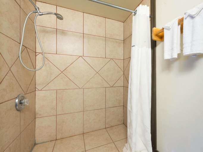 Bathroom 3, Ramada by Wyndham Monument, El Paso