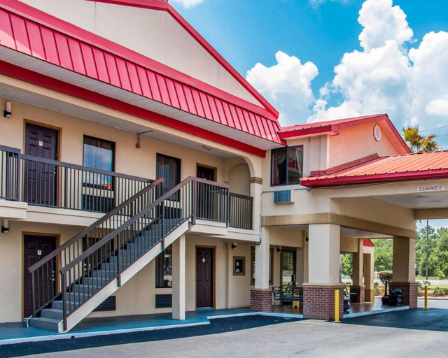 Others 3, Econo Lodge Richmond Hill, Bryan