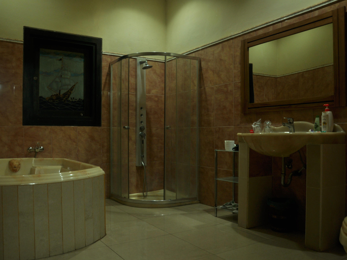 Bathroom, Crystal Ocean View Tulamben Hotel, Karangasem