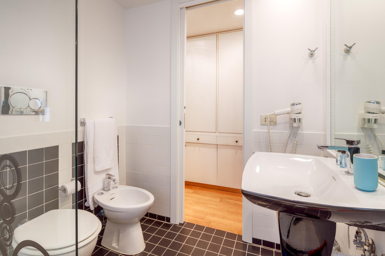Bathroom 4, No9Colosseo Luxury Suites, Rome